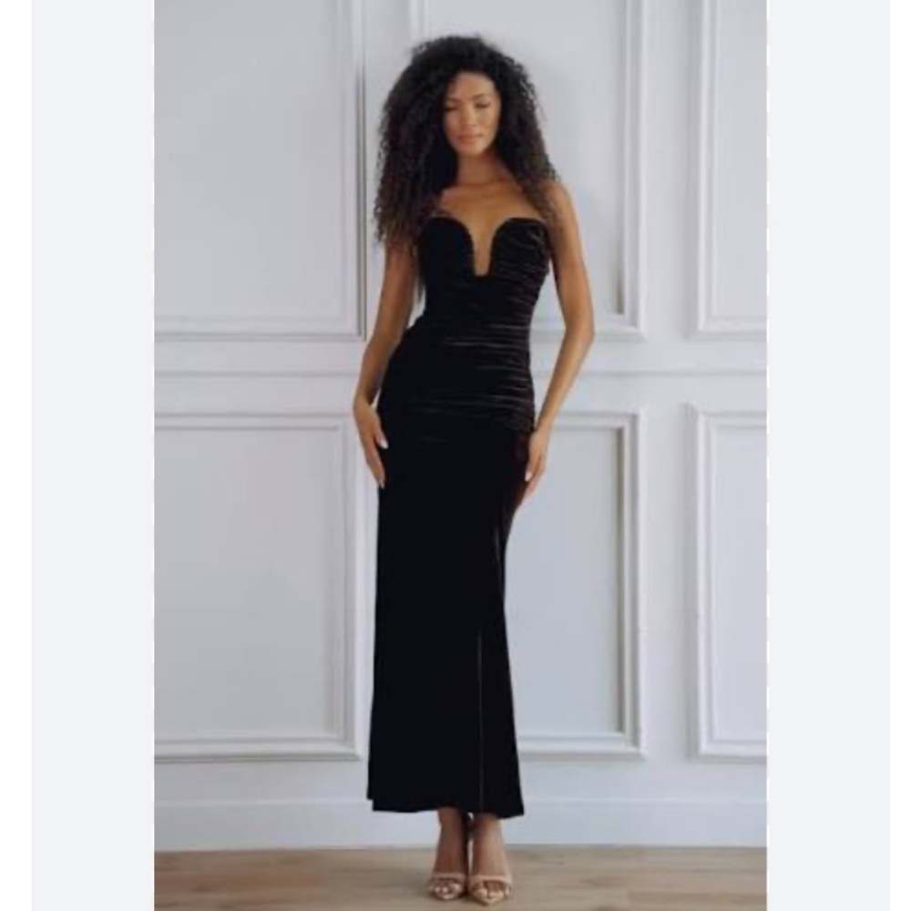 NWT Bardot Women’s Elvira Velvet Maxi Dress in Chocolate